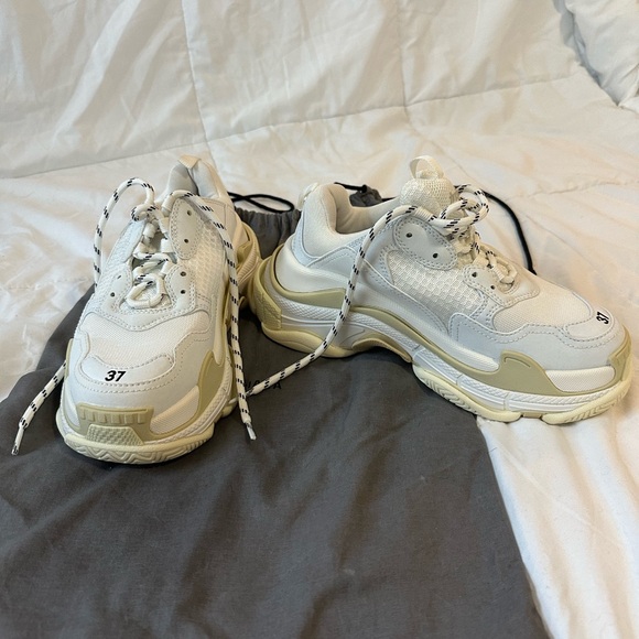 Balenciaga White and Cream Sneakers - Picture 1 of 7
